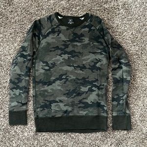 💫 3 for $25!!!  Camo sweatshirt